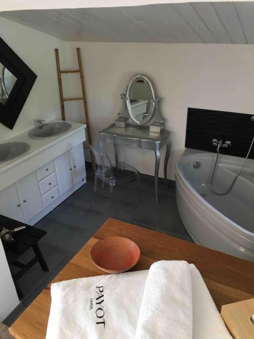 Chambre salle de bain privée attenante Notre-Dame-de-Riez Exterior foto